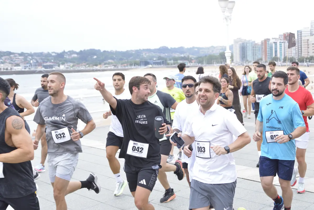 El grupo del chapter 04 corriendo por el Muro
