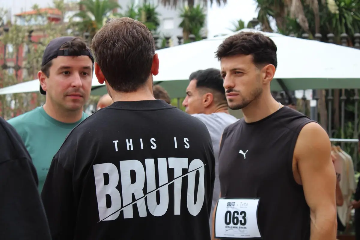 Camiseta This is BRUTO en el after del chapter 04